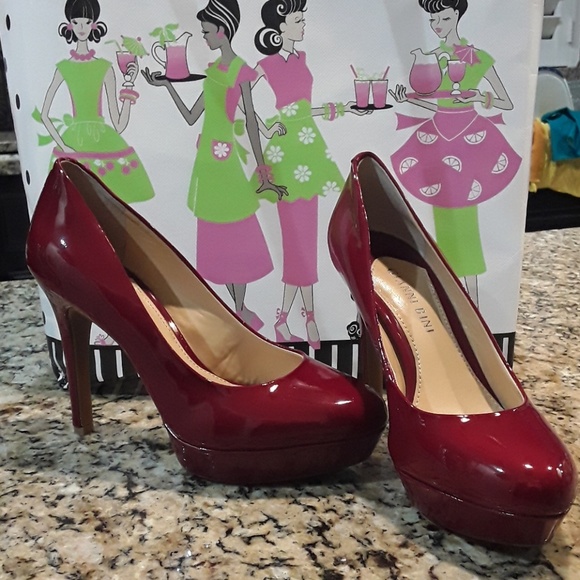 Gianni Bini Shoes - Gianni  Binni red high heels.